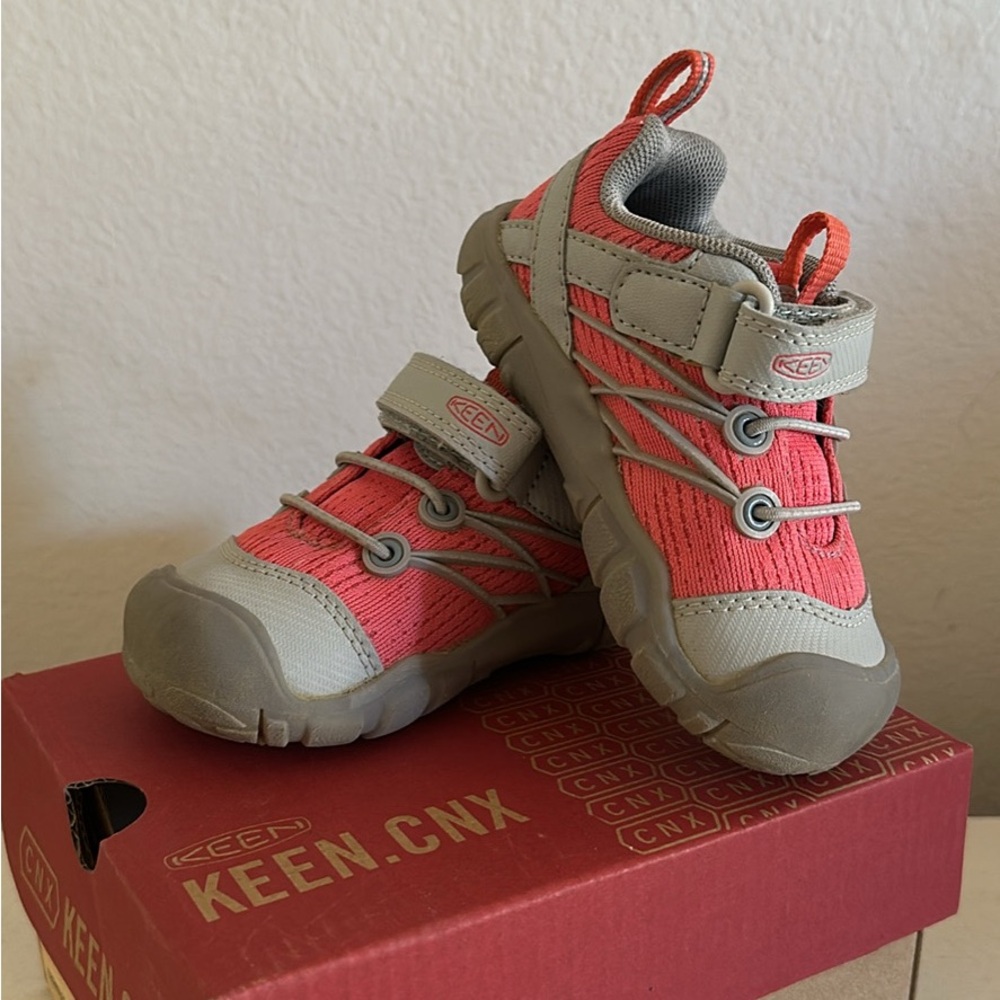 KEEN toddler hiking shoes